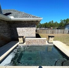 Building Photo - 2208 Smallwood Dr