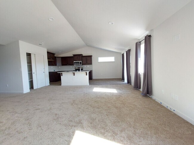 Building Photo - Brand New 3 bed 2 bath house