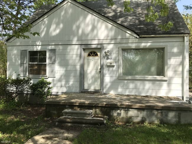 Building Photo - 3 br, 1 bath House - 15*** Riverdale Ave
