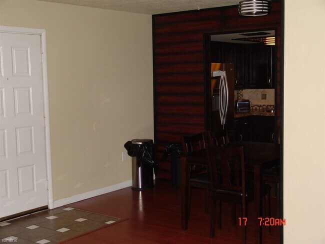 Foto del edificio - 3 br, 2 bath Condo - 461 West Holmes Avenu...