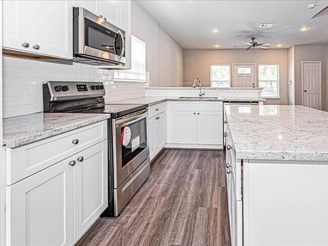 Foto del edificio - 7838 Booker St