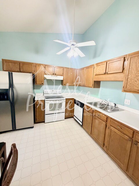 Foto del edificio - 531 Rapids Rd