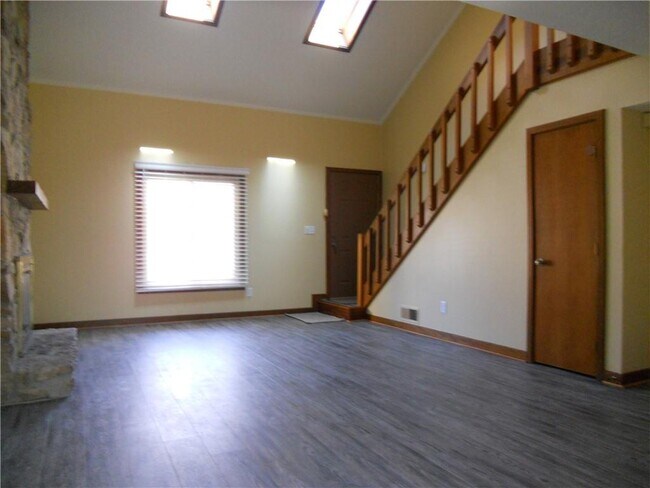 Foto del edificio - 2543 Spring Hill Ct