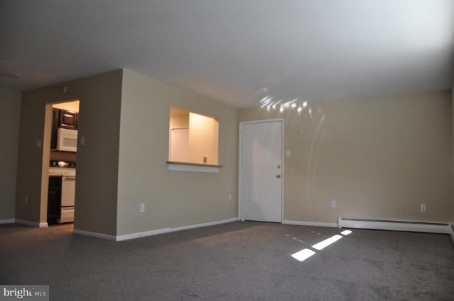 Building Photo - 804 Vaughn Rd