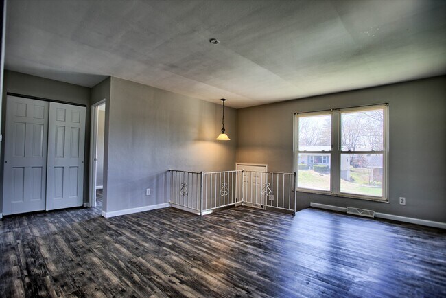 Foto del edificio - Completely Renovated 2 Bedroom Duplex in Collinsville - Great price and lots of space!