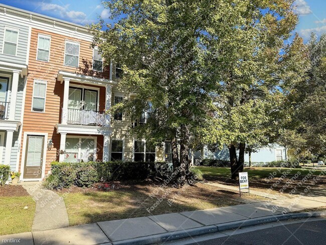Building Photo - 2 br, 2.5 bath Townhome - 1458 Roustabout Way
