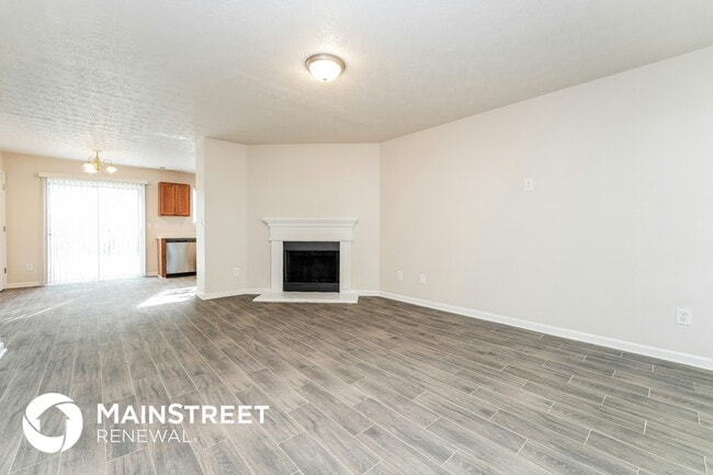 Building Photo - 4310 Chestnut Lake Ave