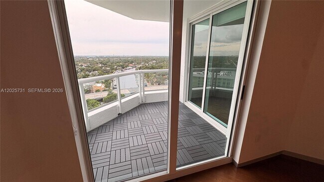 Foto del edificio - 401 SW 4th Ave