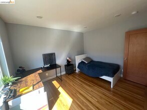 Building Photo - 2554 Virginia St