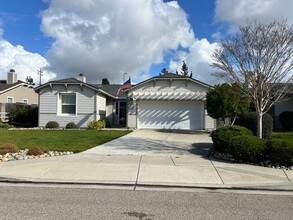 Building Photo - 5264 Southcreek Ct