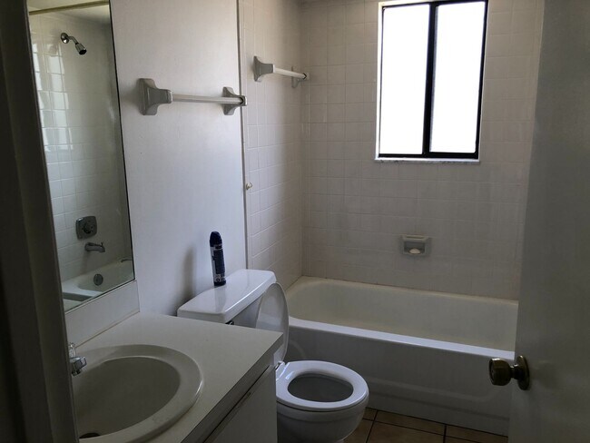 Foto del edificio - 2 bed 2 bath, great location
