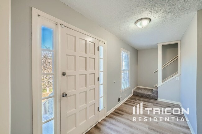 Foto del edificio - 135 Clearbrook Way