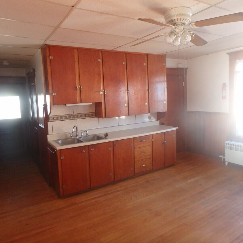 Primary Photo - 195 Ash Street - 3
