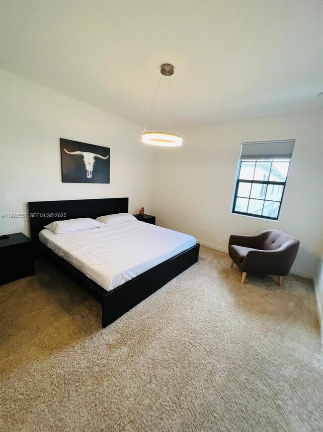 Foto del edificio - 711 SW 11th St