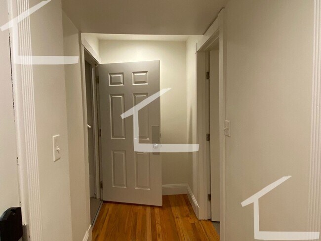 Foto del edificio - Inexpensive Allston Studio Apt!!