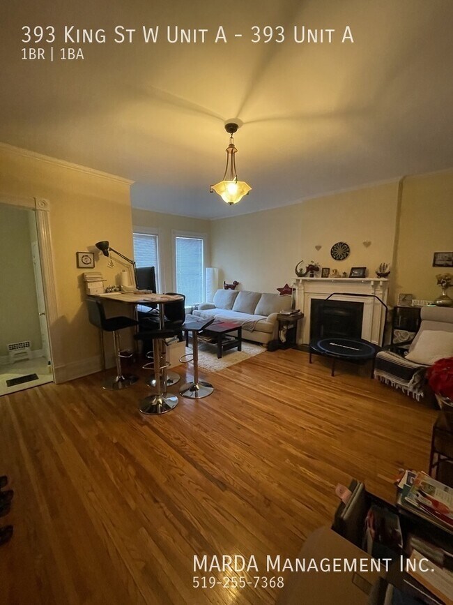 Photo du bâtiment - SPACIOUS 1 BED/1 BATH UNIT DOWNTOWN CHATHAM + HYDRO!
