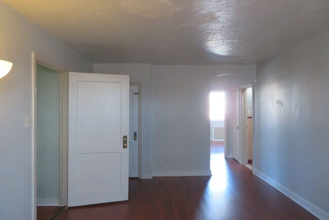 Building Photo - 3019 Tyson Ave.