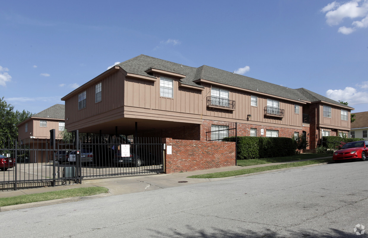 Foto principal - 1239 S Quincy Ave