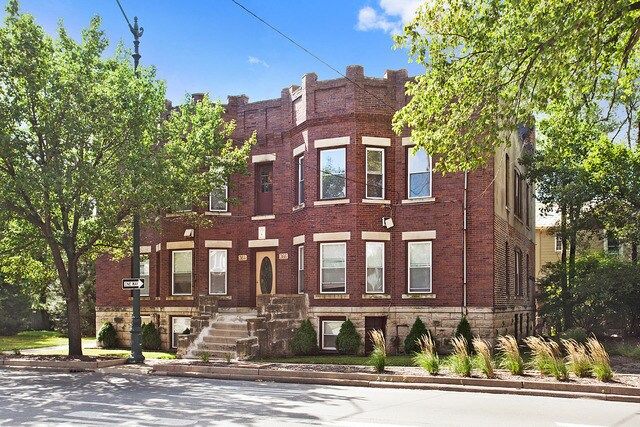 Primary Photo - 366 Western Ave