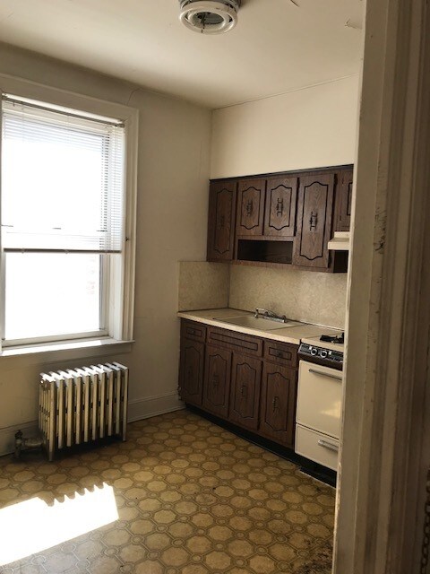 Building Photo - 332 100th St