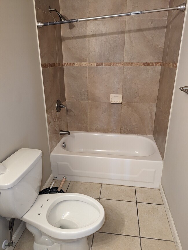 2nd bathroom - 16 Dassing Ave