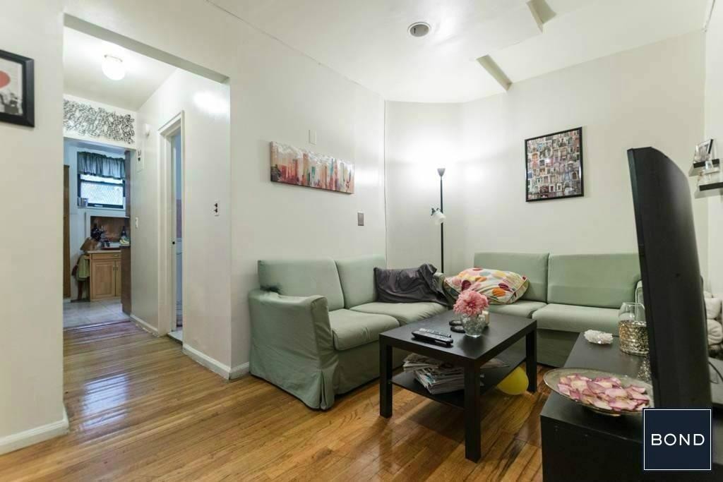 Primary Photo - 344 E 16th St