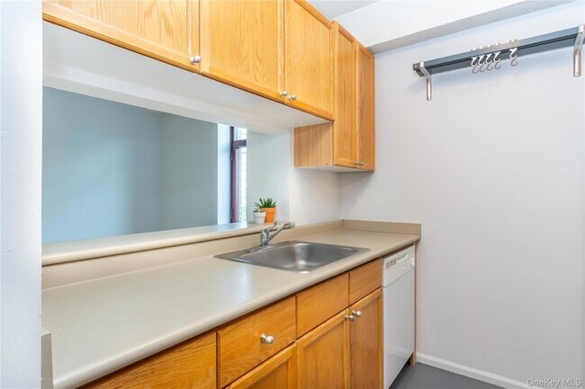 Foto del edificio - 4-74 48th Avenue Unit