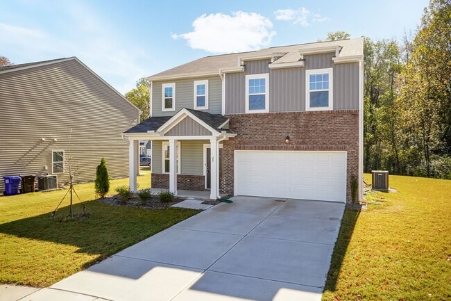 Foto del edificio - Spacious 4-Bedroom Home with Open Layout