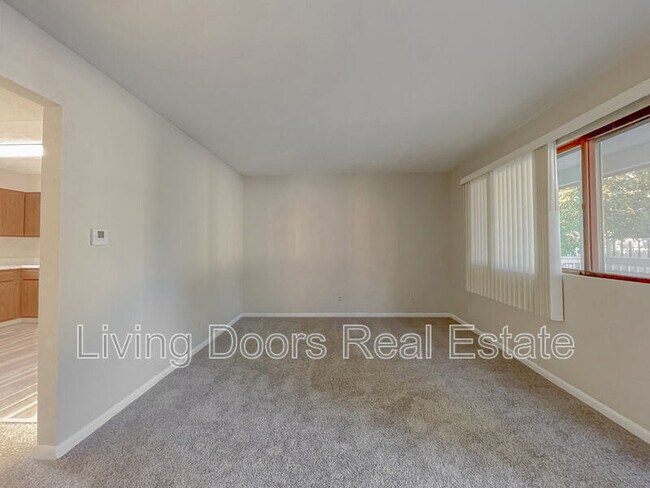 Foto del edificio - 4711 Gladstone St