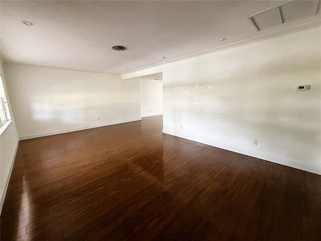 Foto del edificio - 1048 40th Ave NE