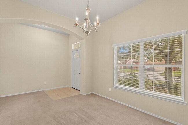 Foto del edificio - 2818 Lockeridge Oaks Dr