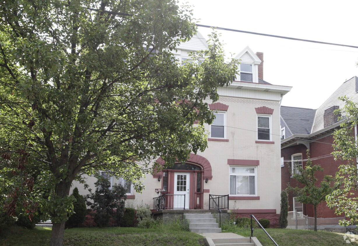 Building Photo - 305 S Aiken Ave