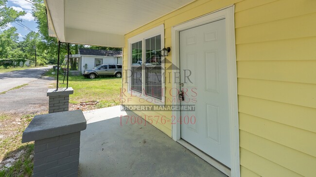Building Photo - 821 13th Ct