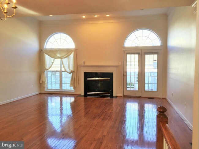 Foto del edificio - 3722 Singleton Terrace