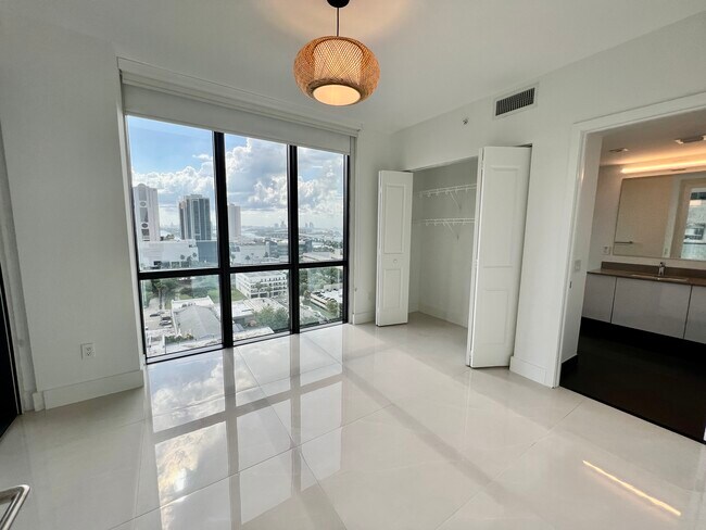 Foto del edificio - 1600 NE 1st Ave