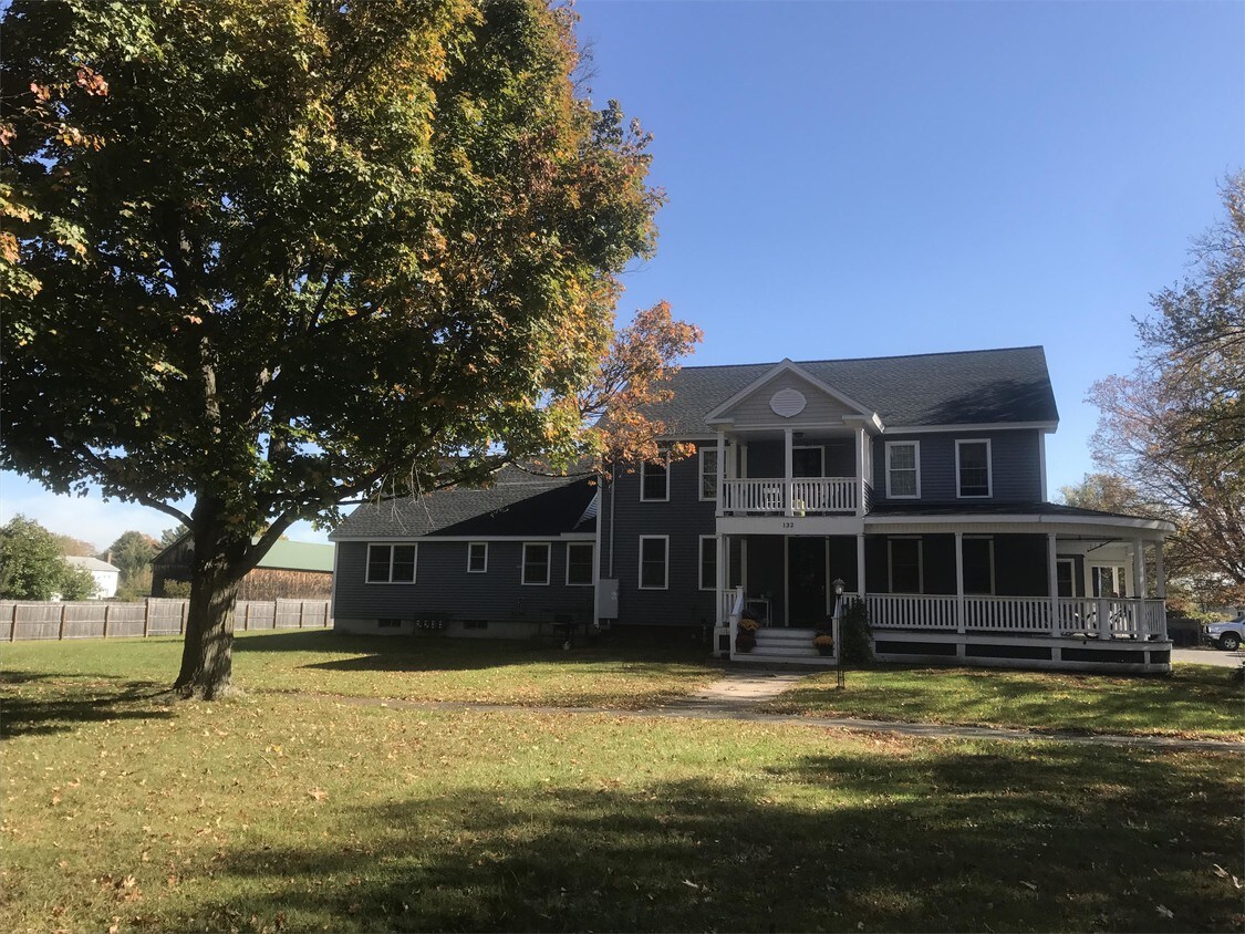 132 Middle St, Hadley, MA 01035 Condo for Rent in Hadley, MA
