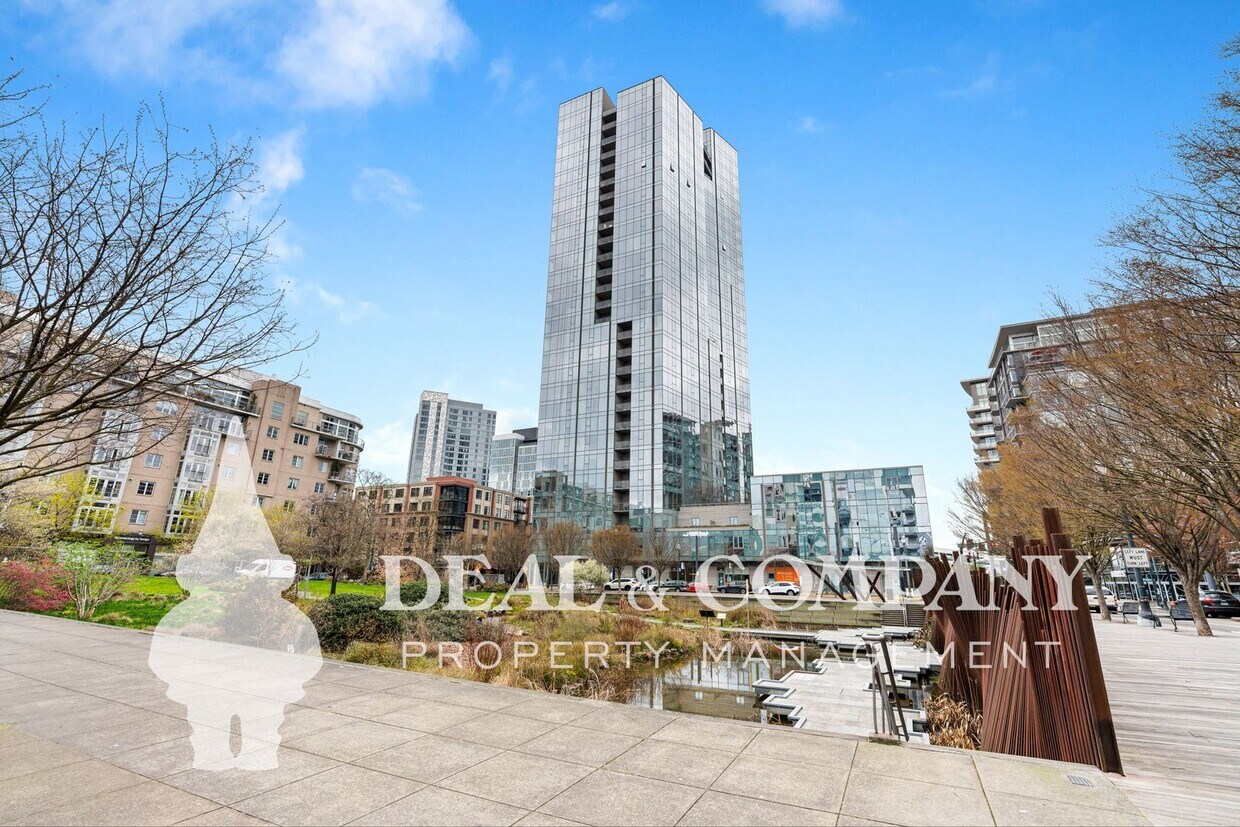 Primary Photo - Luxury Condo Living in the Pearl
