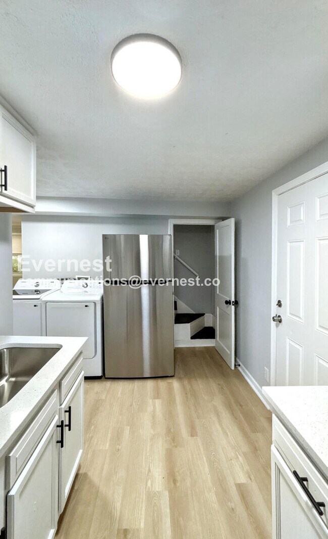 Foto del edificio - 2992 Pontiac St