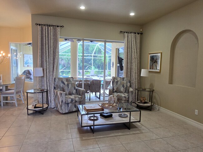 Foto del edificio - 8972 Lely Island Cir