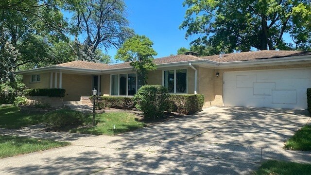 Building Photo - 5131 Clausen Ave