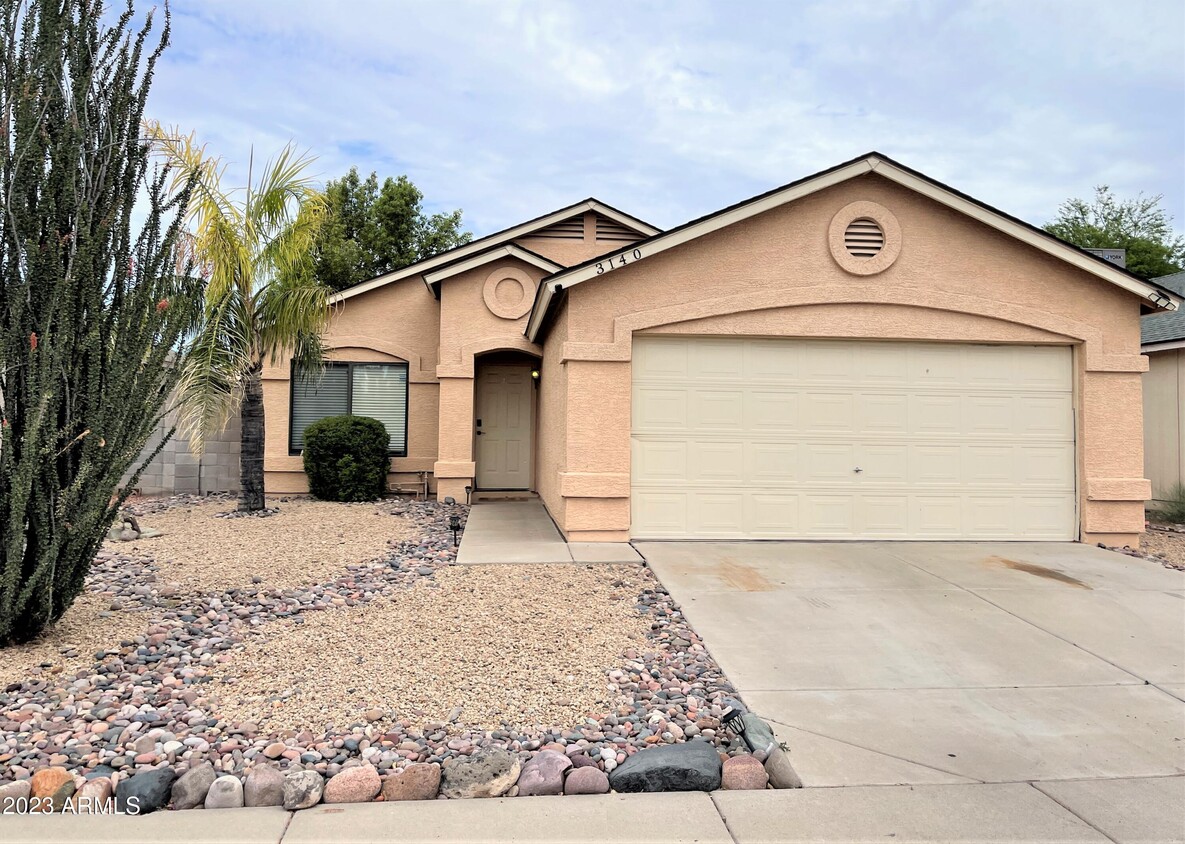 Primary Photo - 3140 W Robin Ln