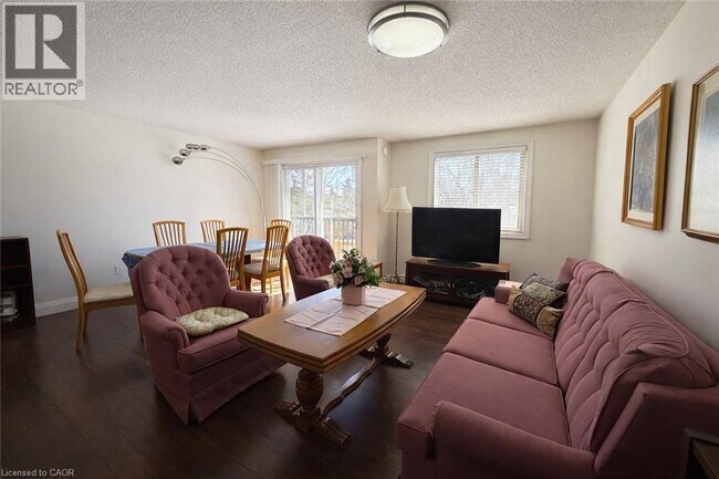 Photo du bâtiment - 270 Eiwo Ct