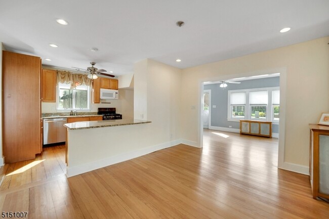 Building Photo - 401 Totowa Rd