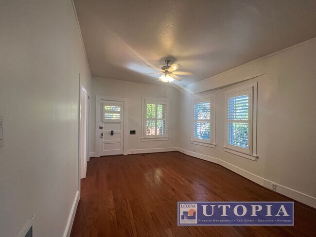 Foto del edificio - Charming Victorian Home with 3 bedrooms an...