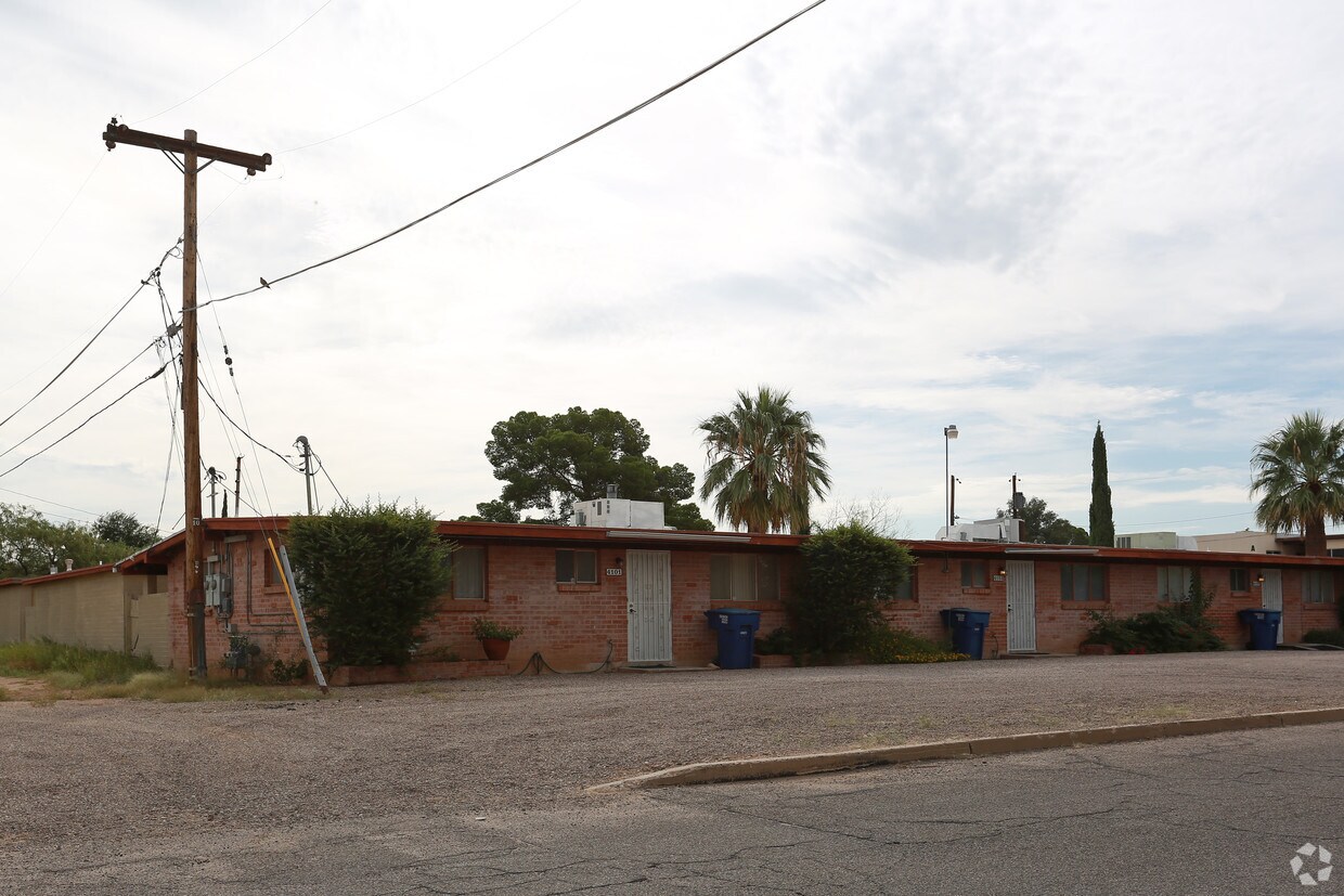 Primary Photo - 4101-4105 E Brown Way