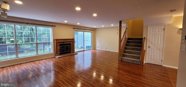 Building Photo - 15 Colebrook Ct
