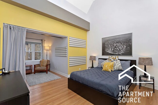 Building Photo - 1430 W Lunt Ave