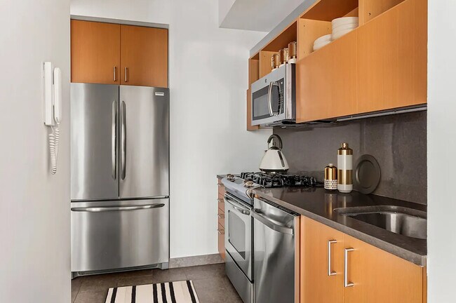 Building Photo - 29 Beekman St