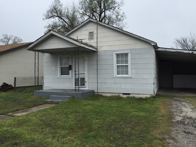 Building Photo - 806 E Seymour St