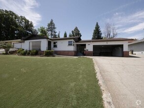Building Photo - 209 Schober Ave